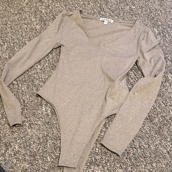 Steve Madden Gray V-Neck Bodysuit - Picture 1 of 1